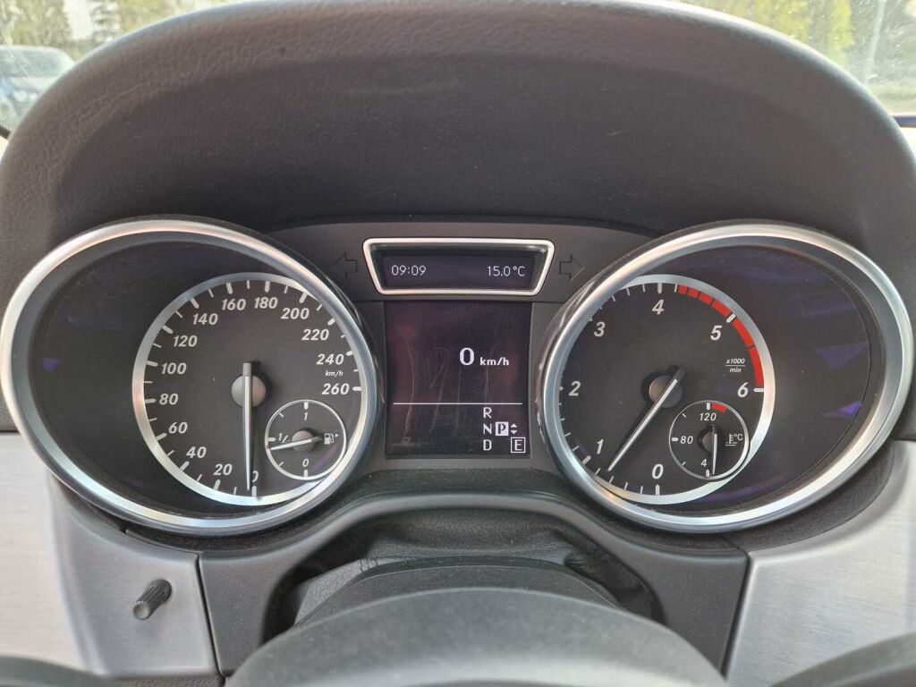 Mercedes-Benz ML 2012 Harmaa