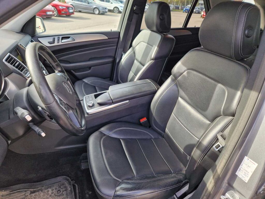 Mercedes-Benz ML 2012 Harmaa