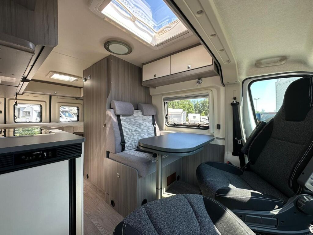 Hobby Ontour K65 ET VAN 640 2019 Valkoinen