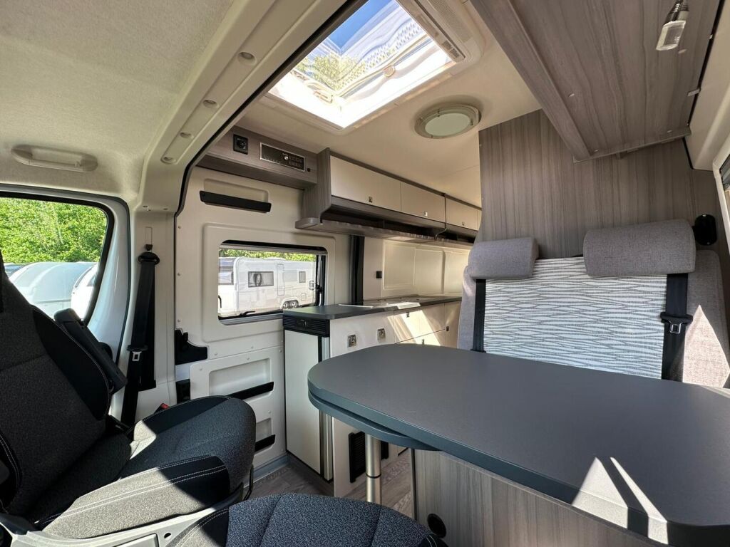 Hobby Ontour K65 ET VAN 640 2019 Valkoinen