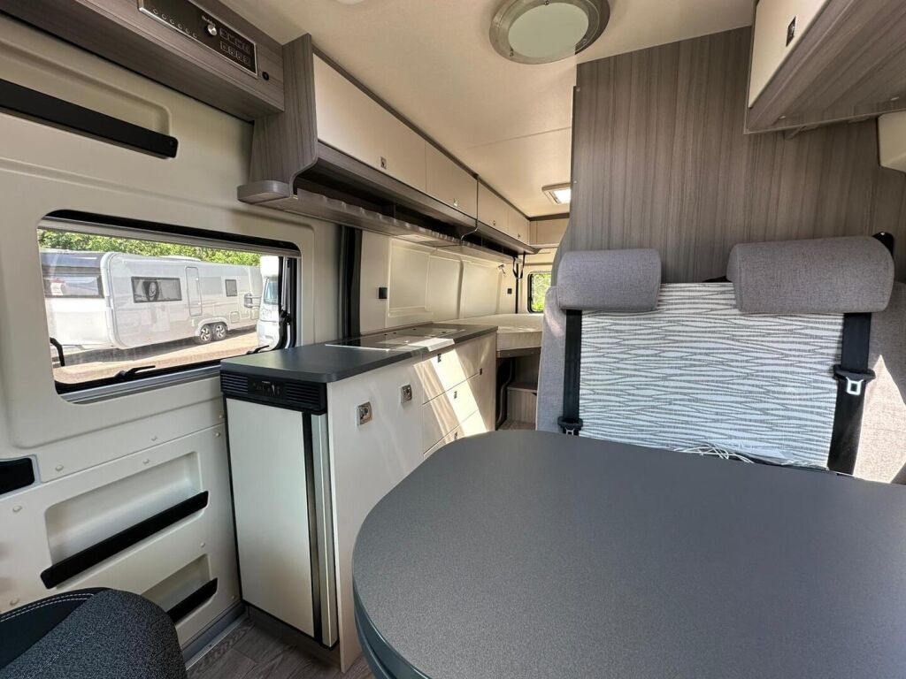 Hobby Ontour K65 ET VAN 640 2019 Valkoinen