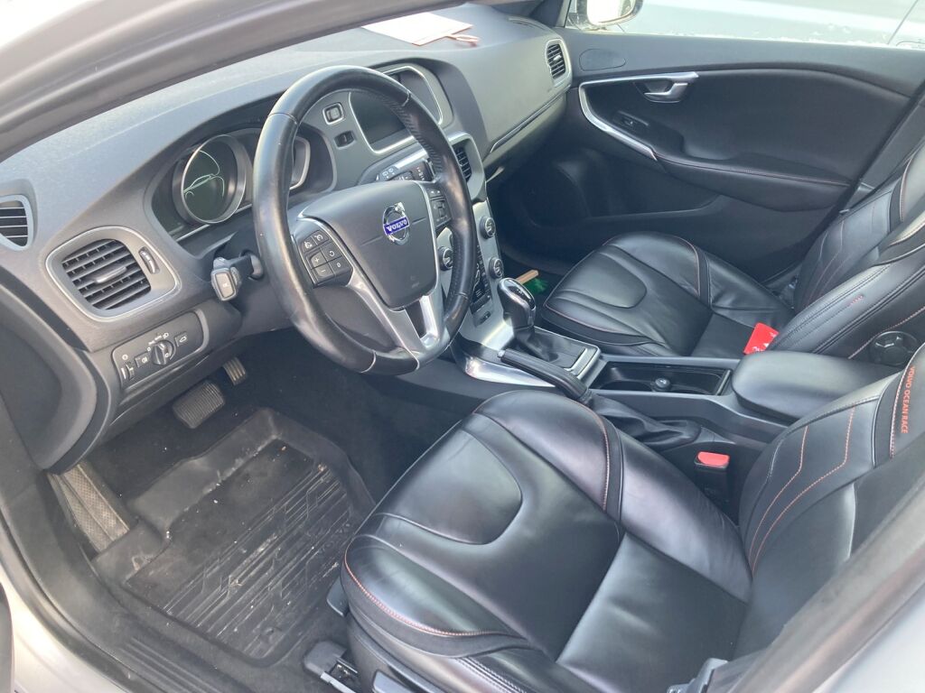 Volvo V40 2016 Metallinhohto Hopea