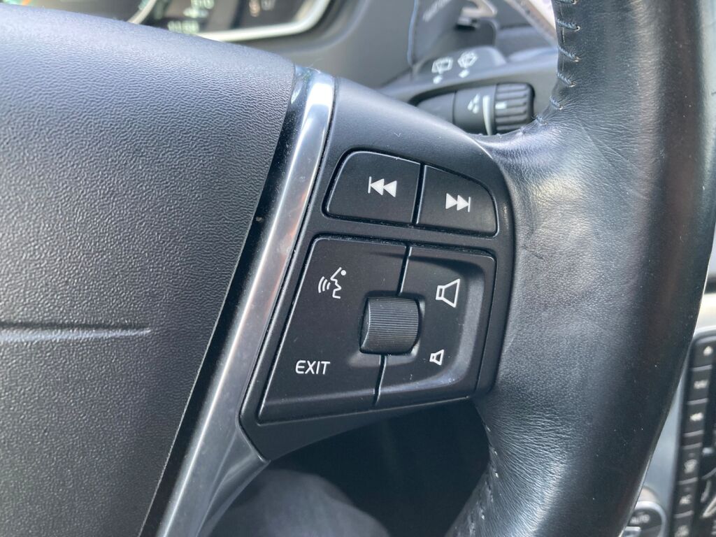 Volvo V40 2016 Metallinhohto Hopea