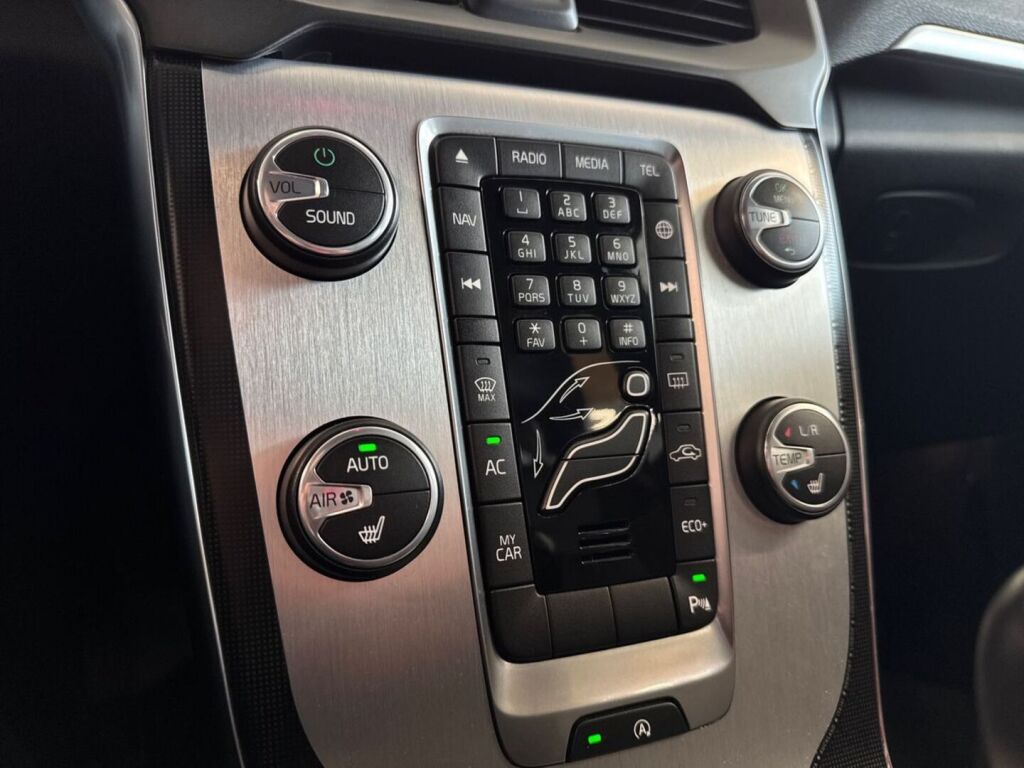 Volvo V40 2016 Metallinhohto Hopea