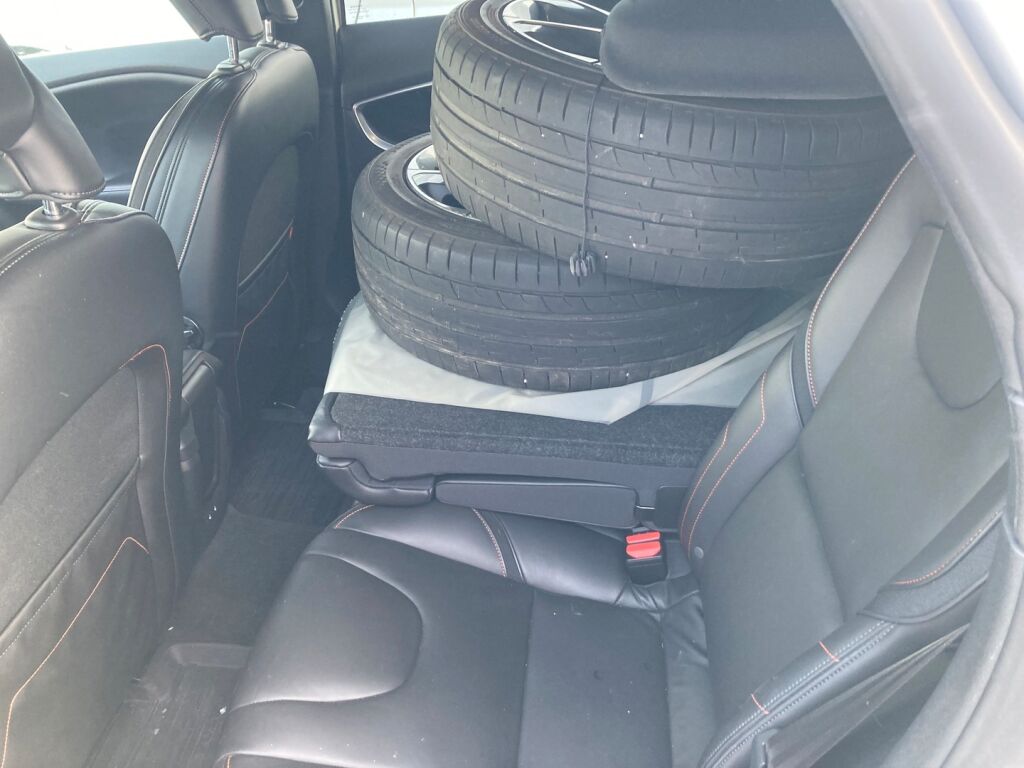 Volvo V40 2016 Metallinhohto Hopea