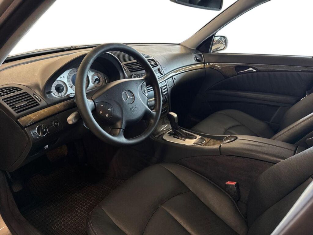 Mercedes-Benz E 2003 Harmaa