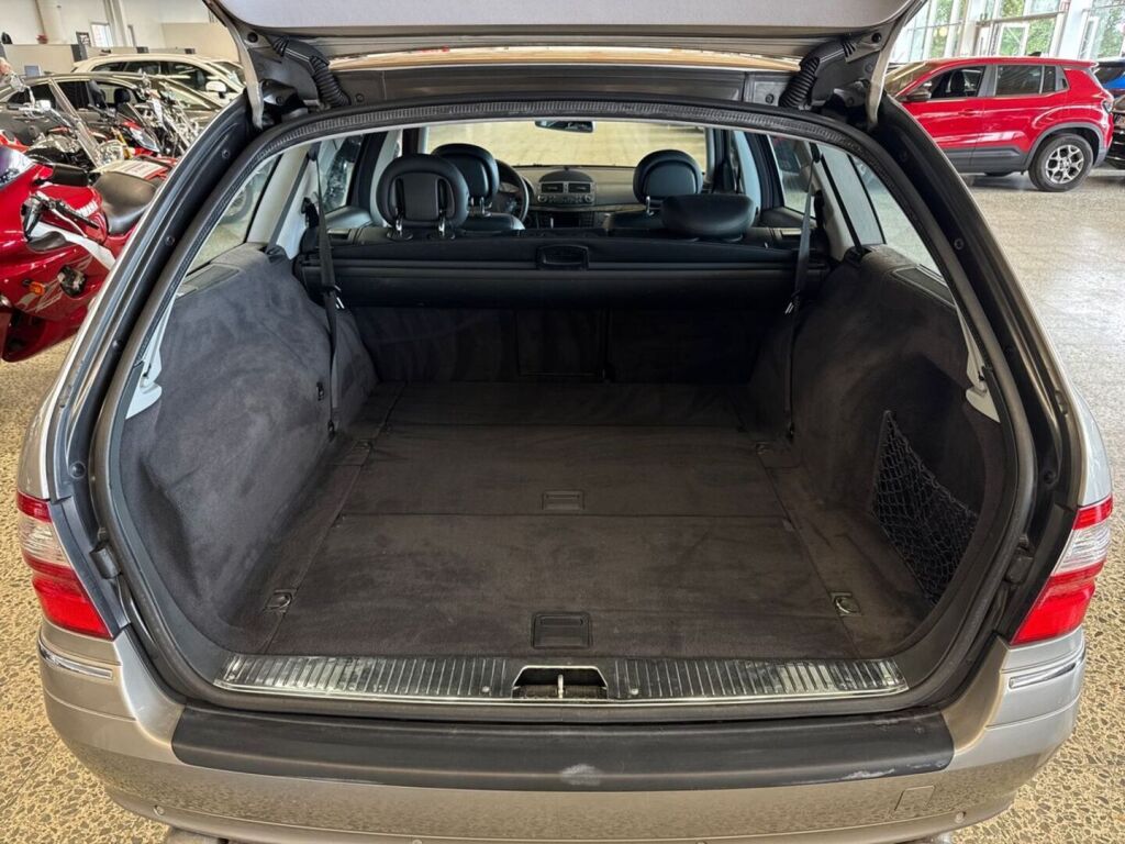 Mercedes-Benz E 2003 Harmaa