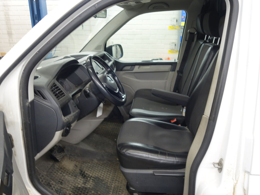 Volkswagen Transporter 2019 Valkoinen