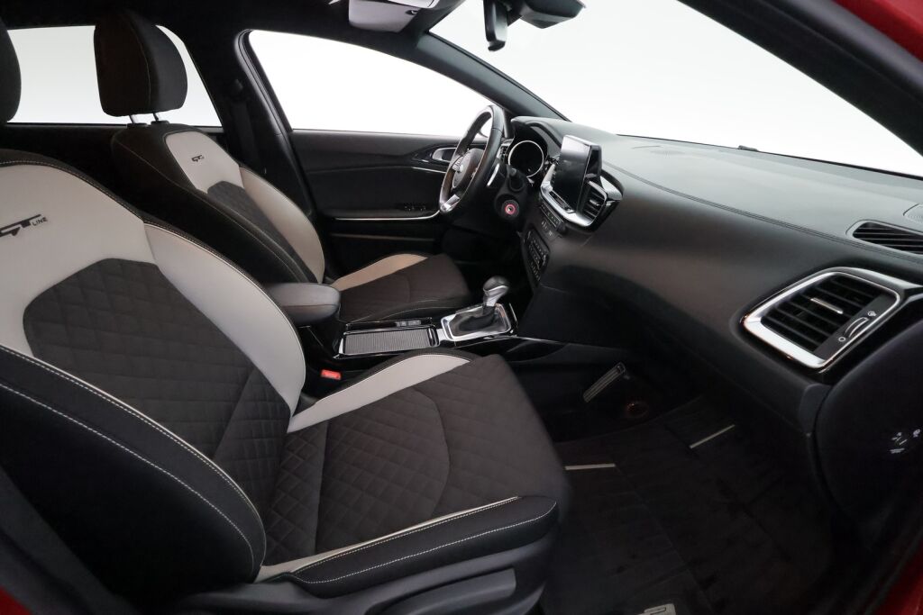 Kia ProCeed 2019 Punainen