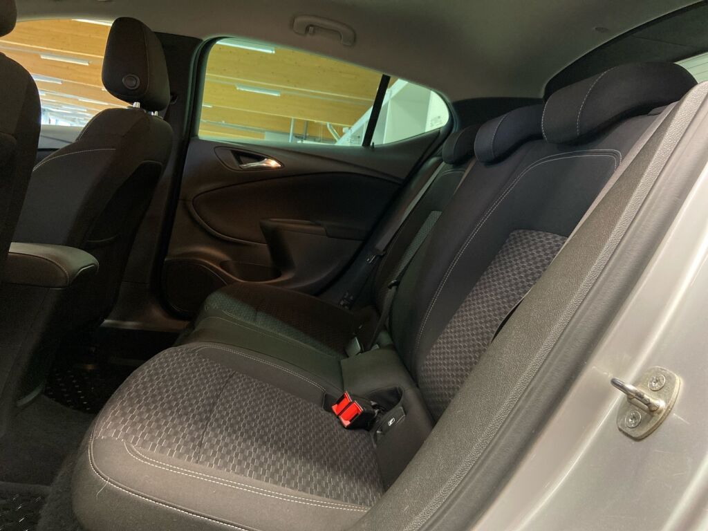 Opel Astra 2019 Hopea