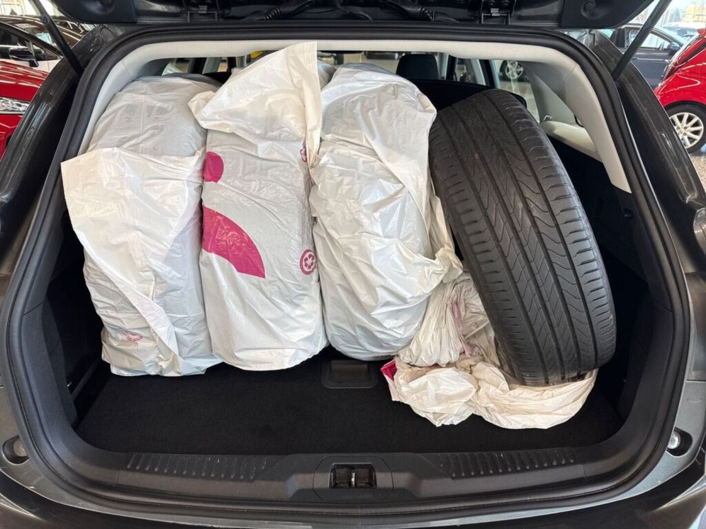 Ford Focus 2019 Metallinhohto Harmaa