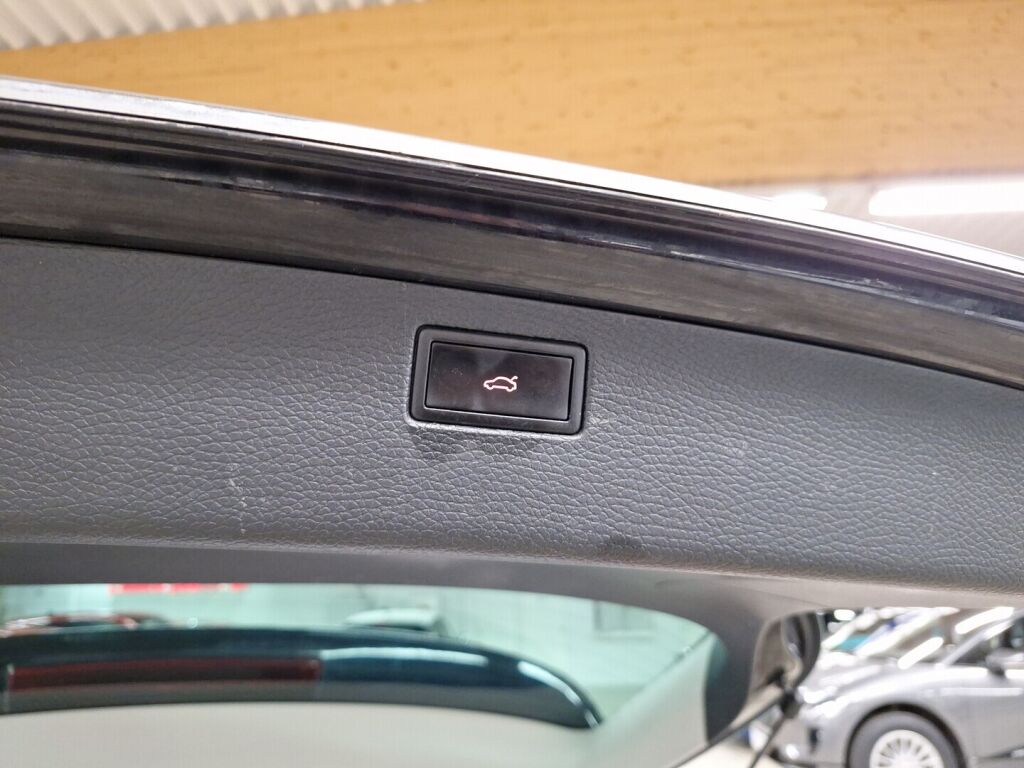 Volkswagen Passat 2009 Musta