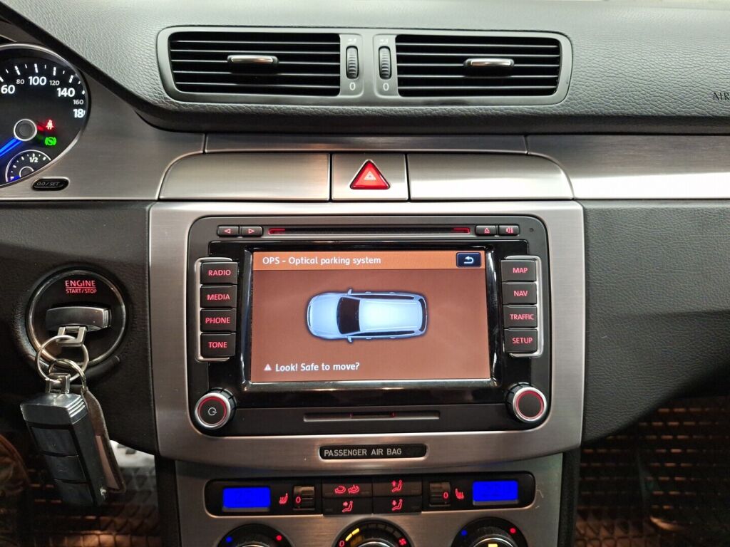 Volkswagen Passat 2009 Musta