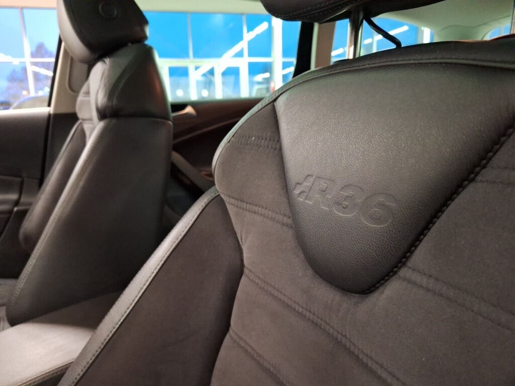 Volkswagen Passat 2009 Musta