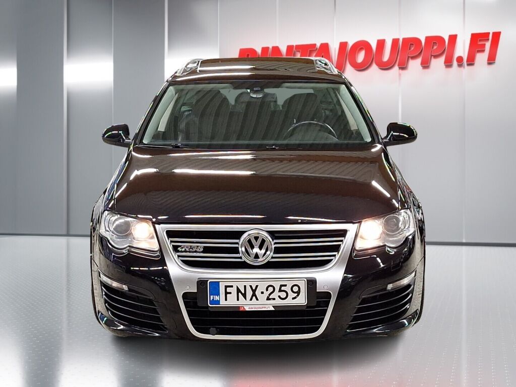Volkswagen Passat 2009 Musta