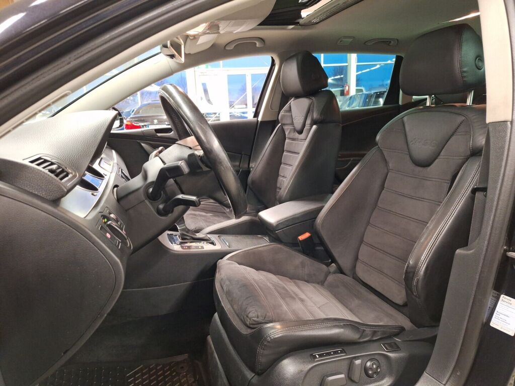 Volkswagen Passat 2009 Musta