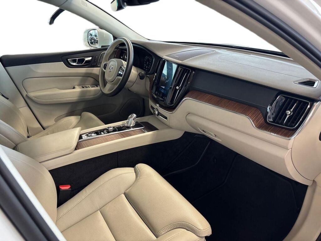 Volvo XC60 2019 Valkoinen