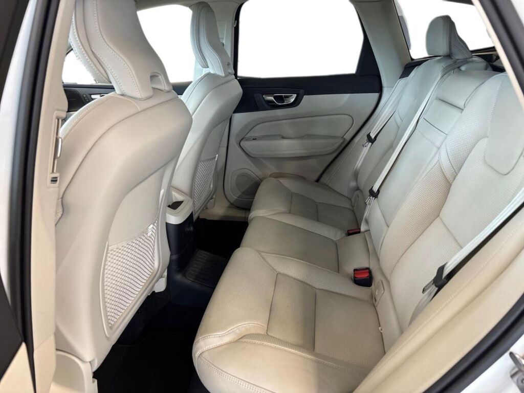 Volvo XC60 2019 Valkoinen