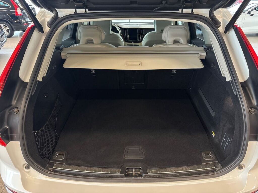 Volvo XC60 2019 Valkoinen
