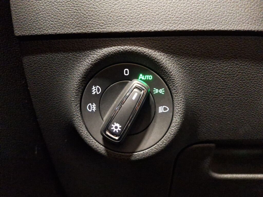 Skoda Karoq 2020 Vihreä