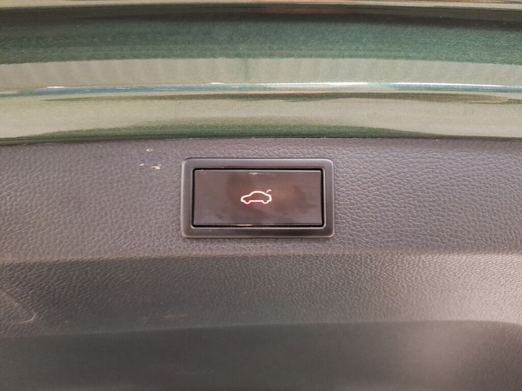 Skoda Karoq 2020 Vihreä