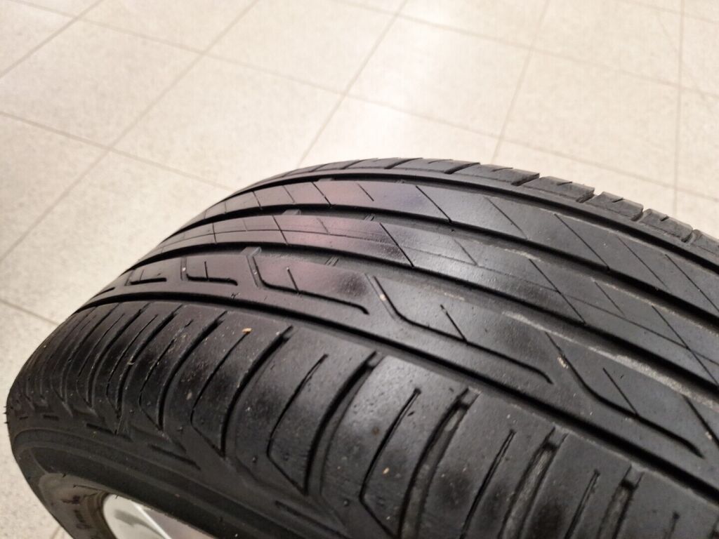 Skoda Karoq 2020 Vihreä