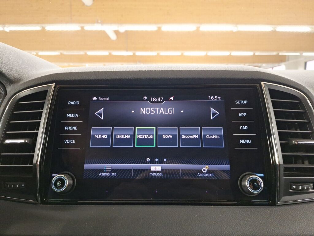 Skoda Karoq 2020 Vihreä