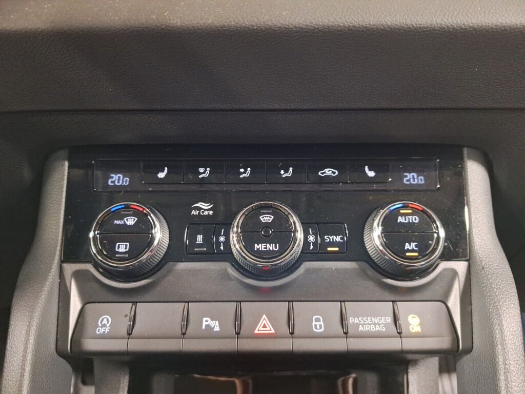 Skoda Karoq 2020 Vihreä