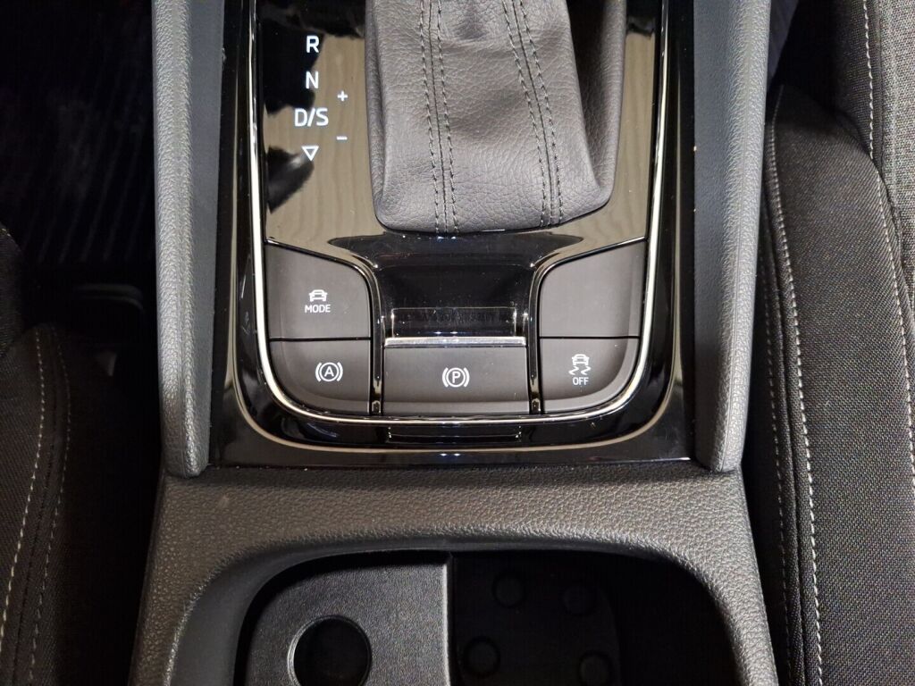 Skoda Karoq 2020 Vihreä