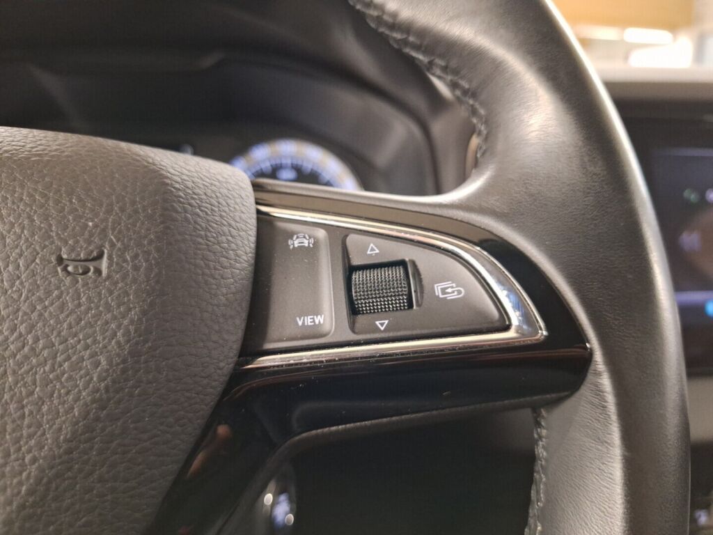 Skoda Karoq 2020 Vihreä