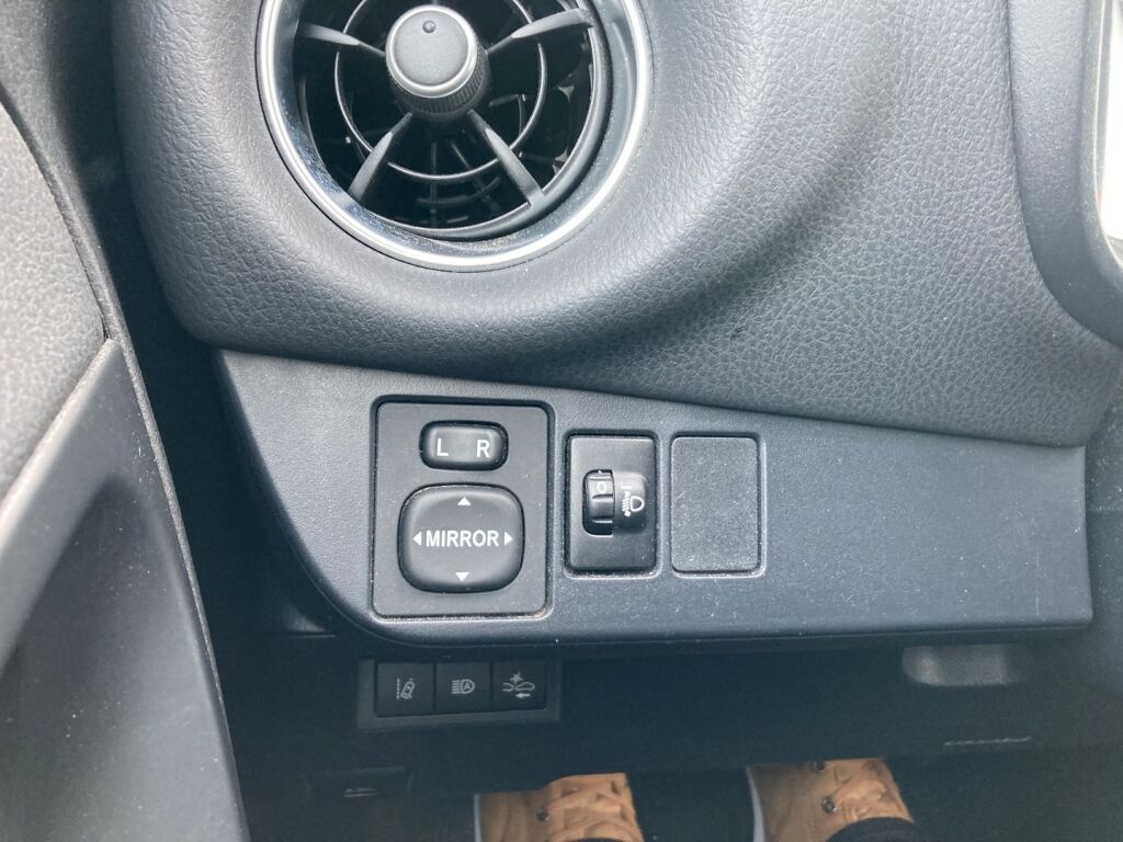 Toyota Yaris 2019 Musta