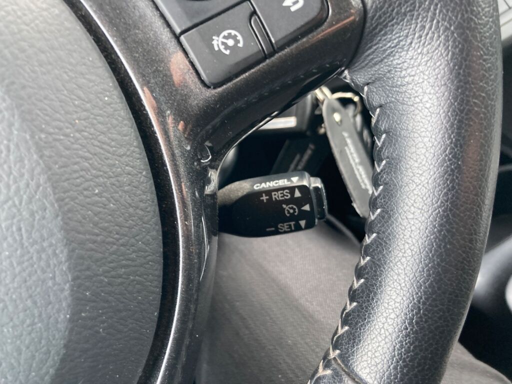 Toyota Yaris 2019 Musta