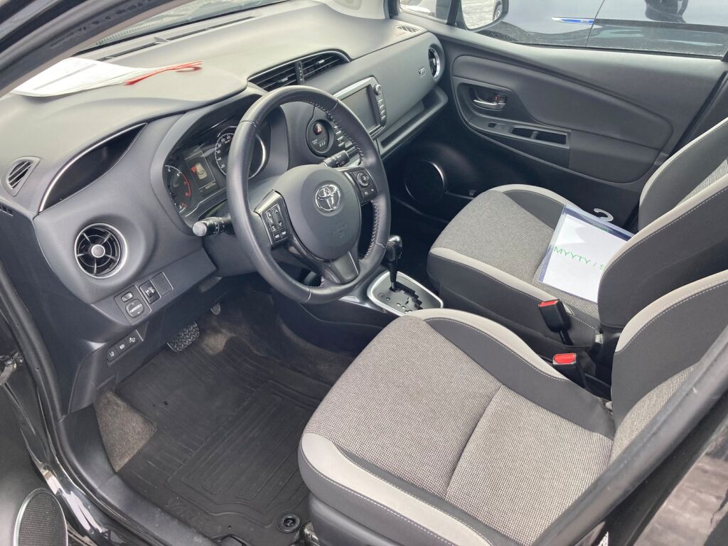 Toyota Yaris 2019 Musta