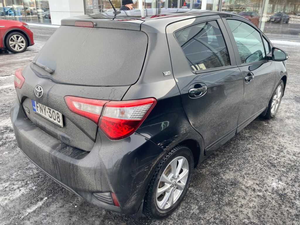Toyota Yaris 2019 Musta