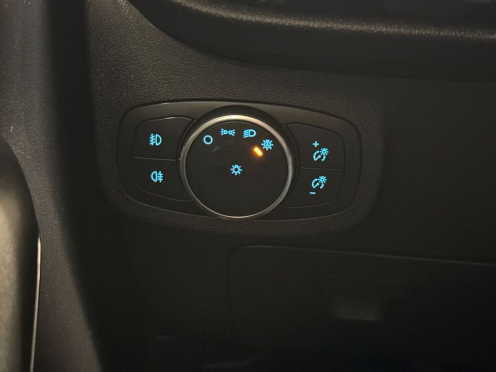 Ford Fiesta 2019 Valkoinen