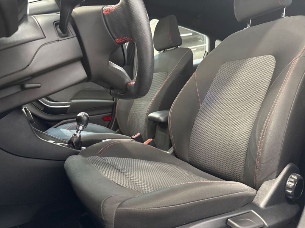 Ford Fiesta 2019 Valkoinen