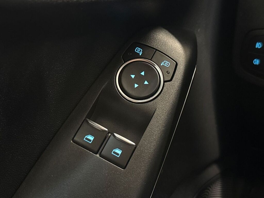 Ford Fiesta 2019 Valkoinen