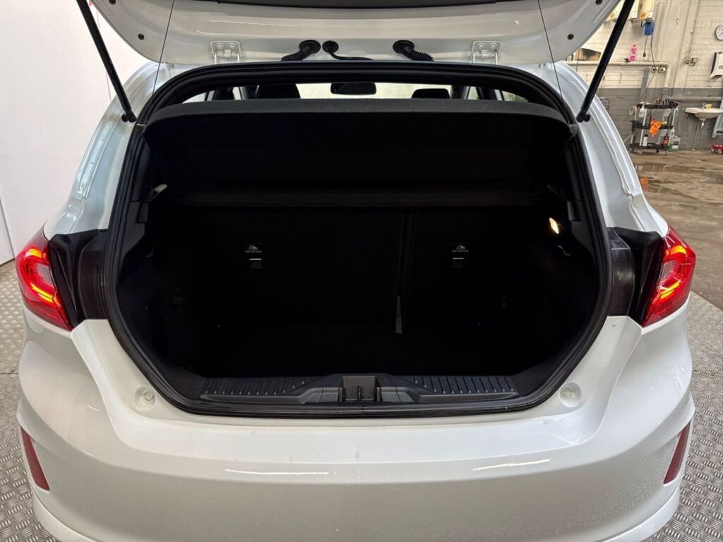 Ford Fiesta 2019 Valkoinen