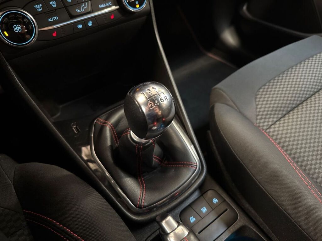 Ford Fiesta 2019 Valkoinen