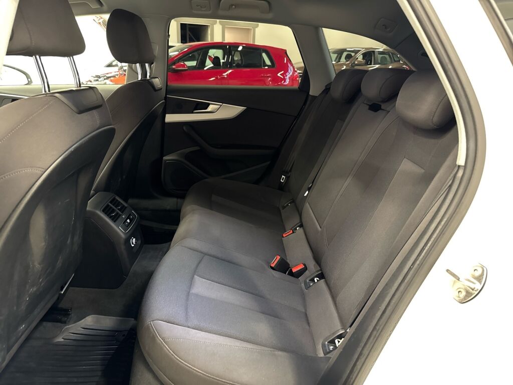 Audi A4 2020 Valkoinen