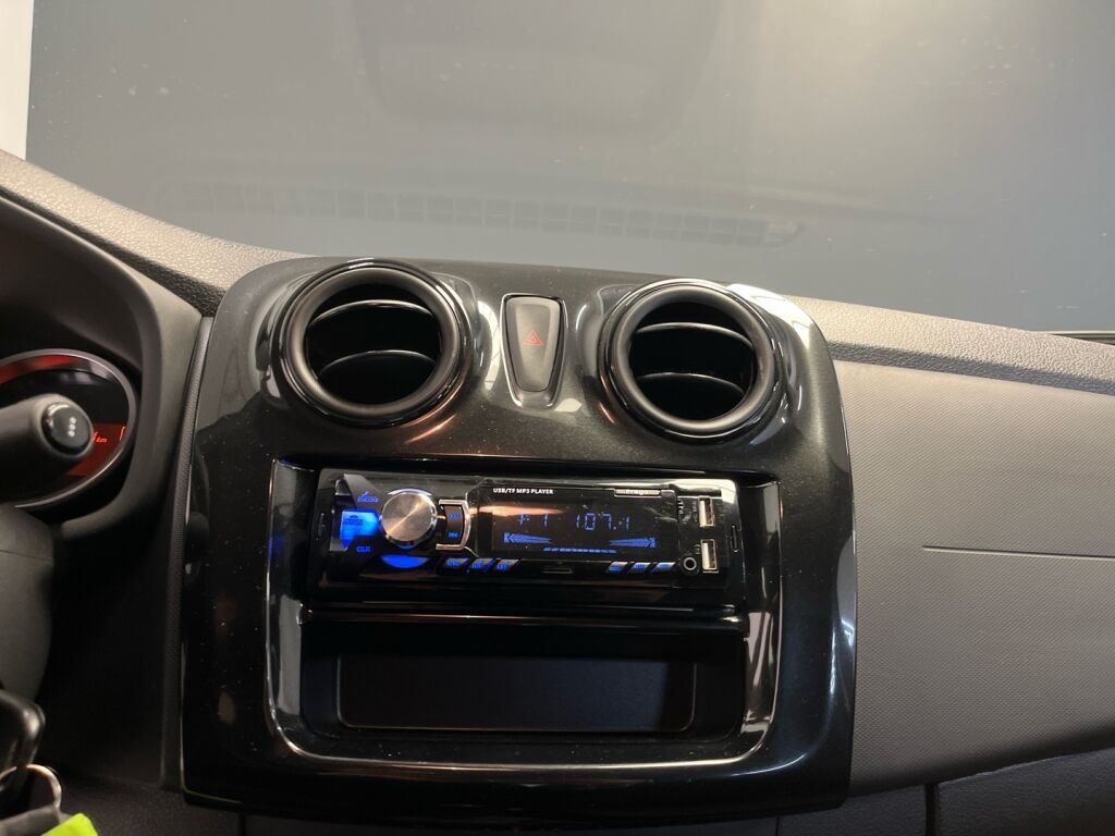 Dacia Sandero 2019 Sininen