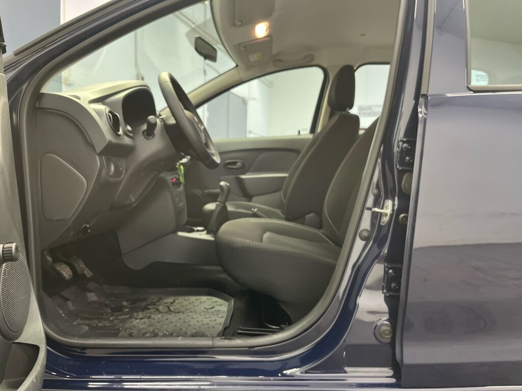 Dacia Sandero 2019 Sininen