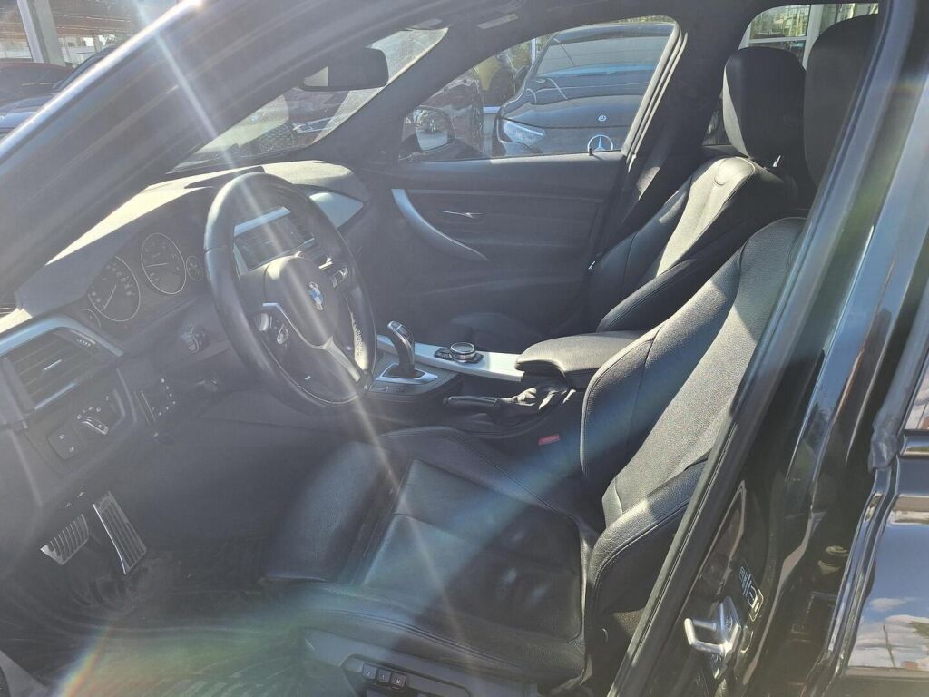 BMW 330 2014 Musta