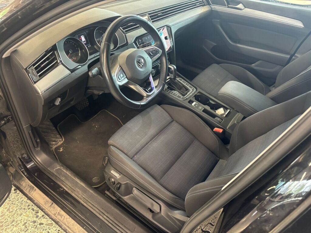 Volkswagen Passat 2019 Musta