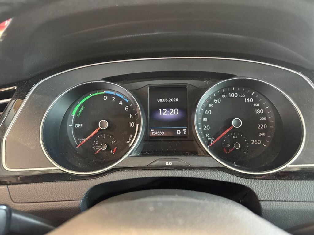 Volkswagen Passat 2019 Musta