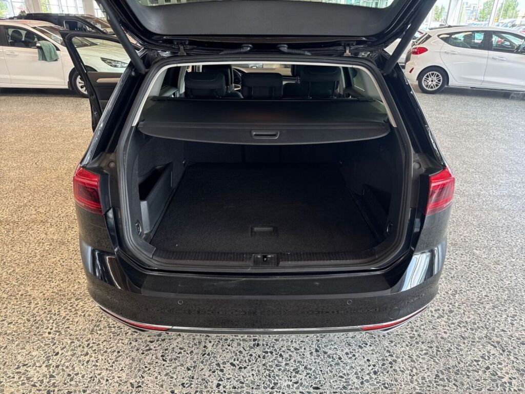 Volkswagen Passat 2019 Musta