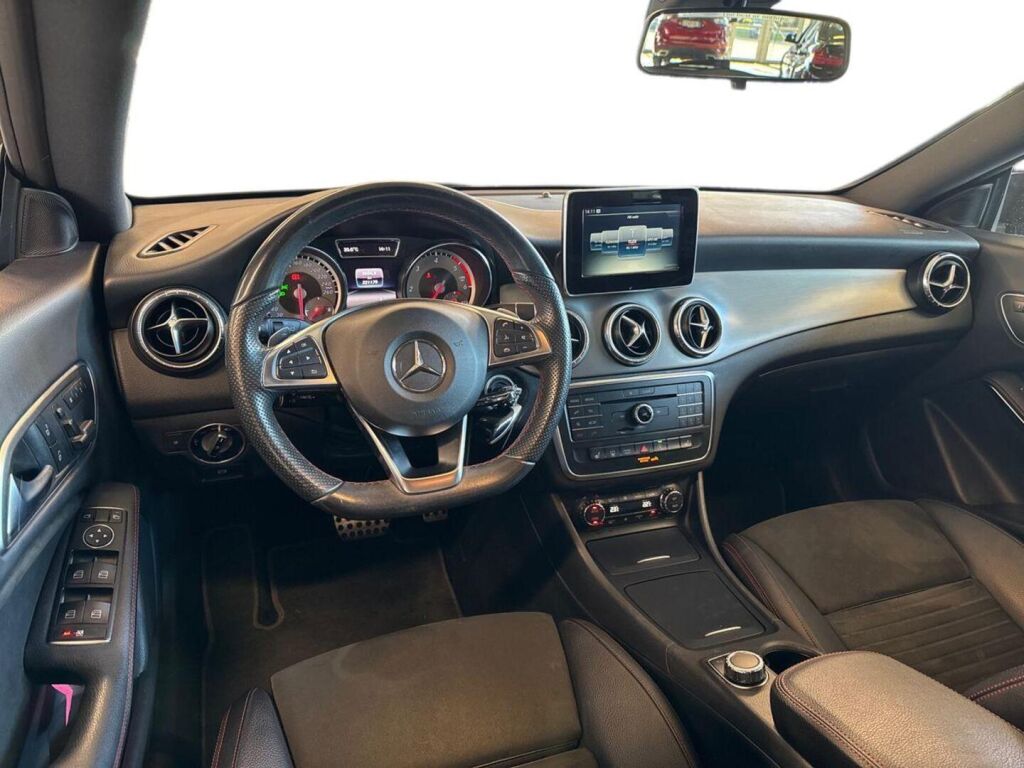 Mercedes-Benz CLA 2016 Ruskea (beige)