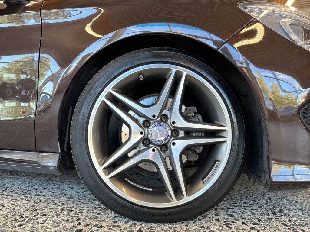 Mercedes-Benz CLA 2016 Ruskea (beige)