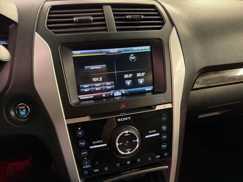 Ford Explorer 2011 met. musta