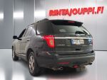 Ford Explorer 2011 met. musta